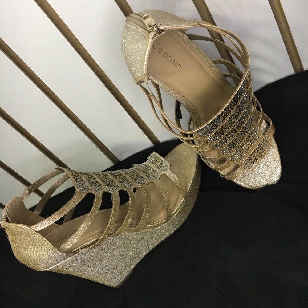 Jasmin Gold Sparkle Wedges - Size 11